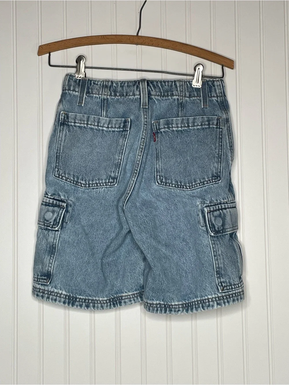 Levi’s Baggy Cargo Jean Shorts